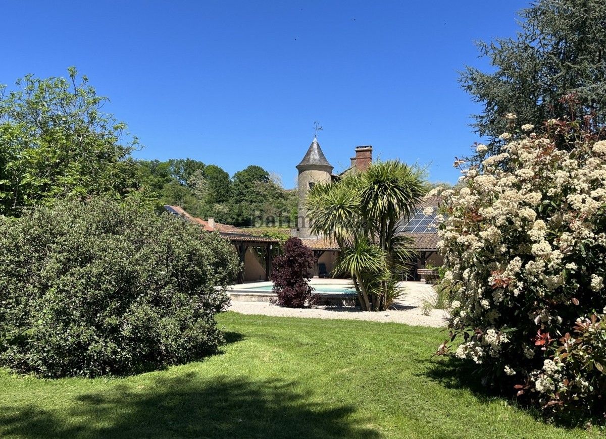 Photos Well-kept manor near Tarbes, Hautes-Pyrénées