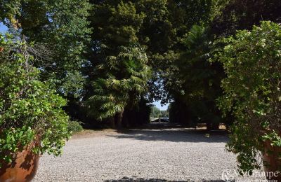 Manor House for sale Villeneuve-sur-Lot, New Aquitaine, Access