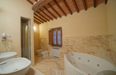 Country home for sale 06069 Tuoro sul Trasimeno, Umbria, Image 14/23