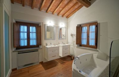 Country home for sale 06069 Tuoro sul Trasimeno, Umbria, Image 19/23