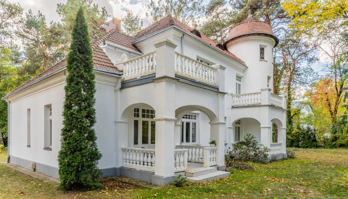 Historic Villa for sale Baniocha, Mazovia,  Poland