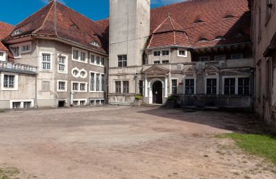 Neo-baroque Paul Korff Manor for auction in Płoty, West Pomerania, Image 4