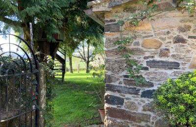 Country home for sale Melide, Cabazás, Galicia, Entrada al jardín