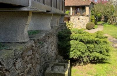 Country home for sale Melide, Cabazás, Galicia, Hórreo y casa principal