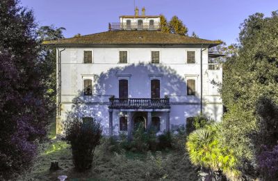 Historic Villa for sale Pontedera, Tuscany, Front view