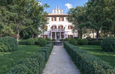 Historic properties, Tuscan country estate with mansion, chapel and outbuildings – 59.3 acres