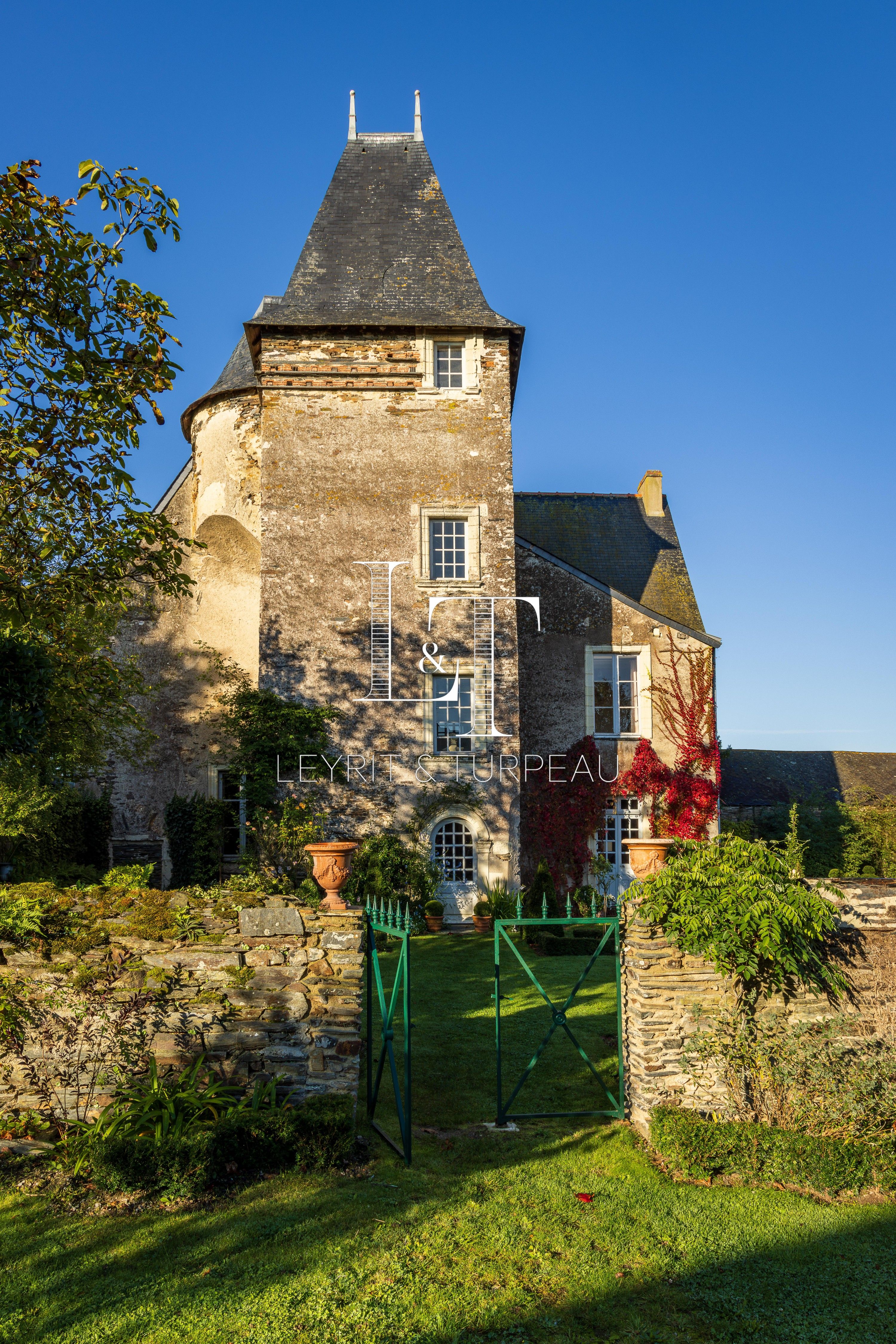 Photos French country house with historic interieur