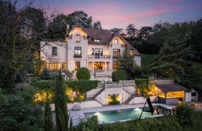 Historic properties, Private mansion in Lyon with guest house