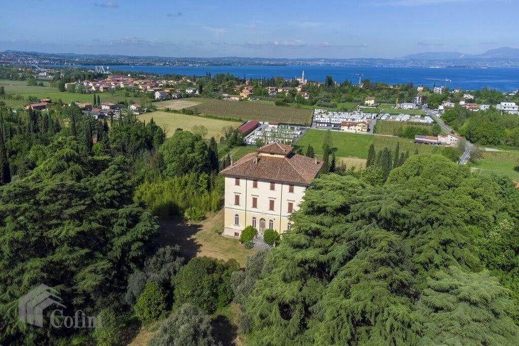 Photos Historic villa on Lake Garda