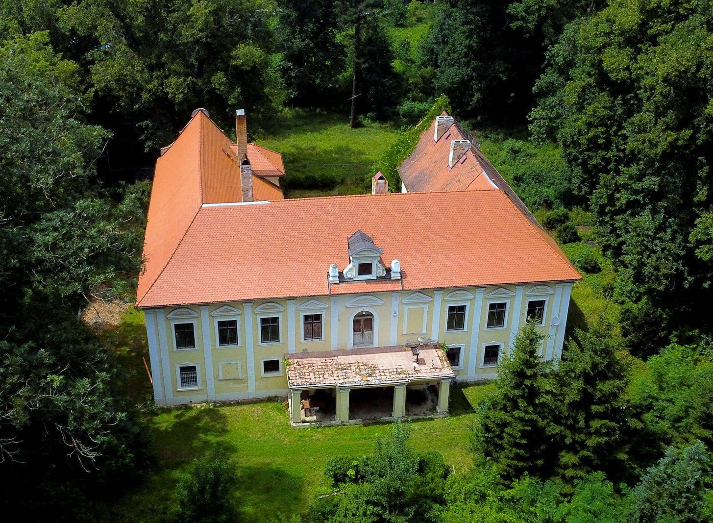 Photos Baroque castle near German Border