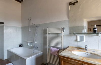 Country home for sale Castellina in Chianti, Tuscany, Bathroom