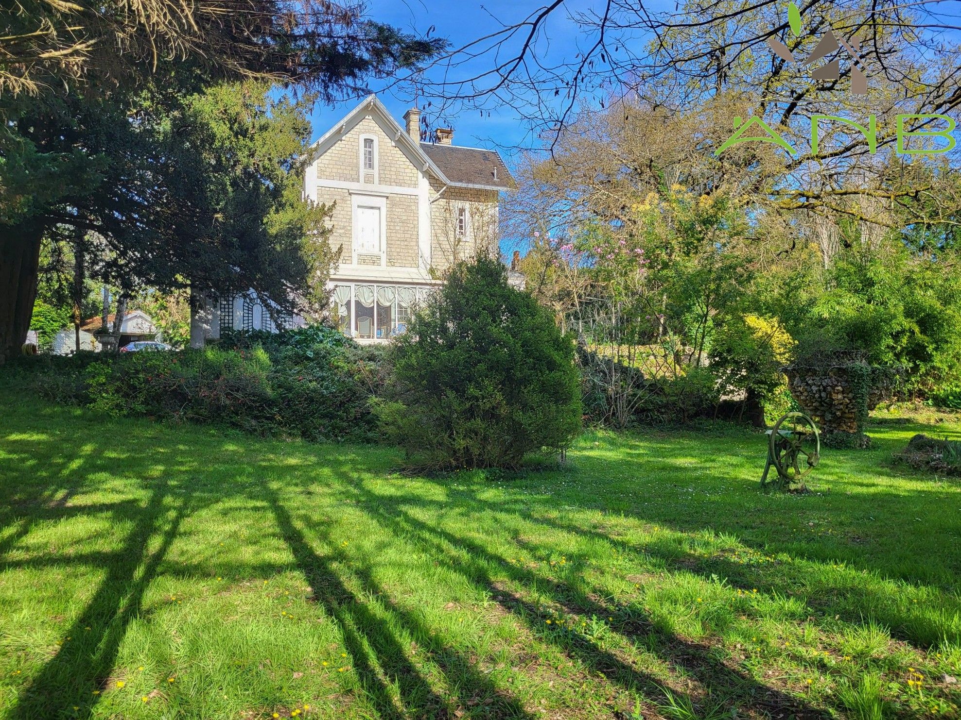 Photos Historic country home with garden, Charente-Maritime