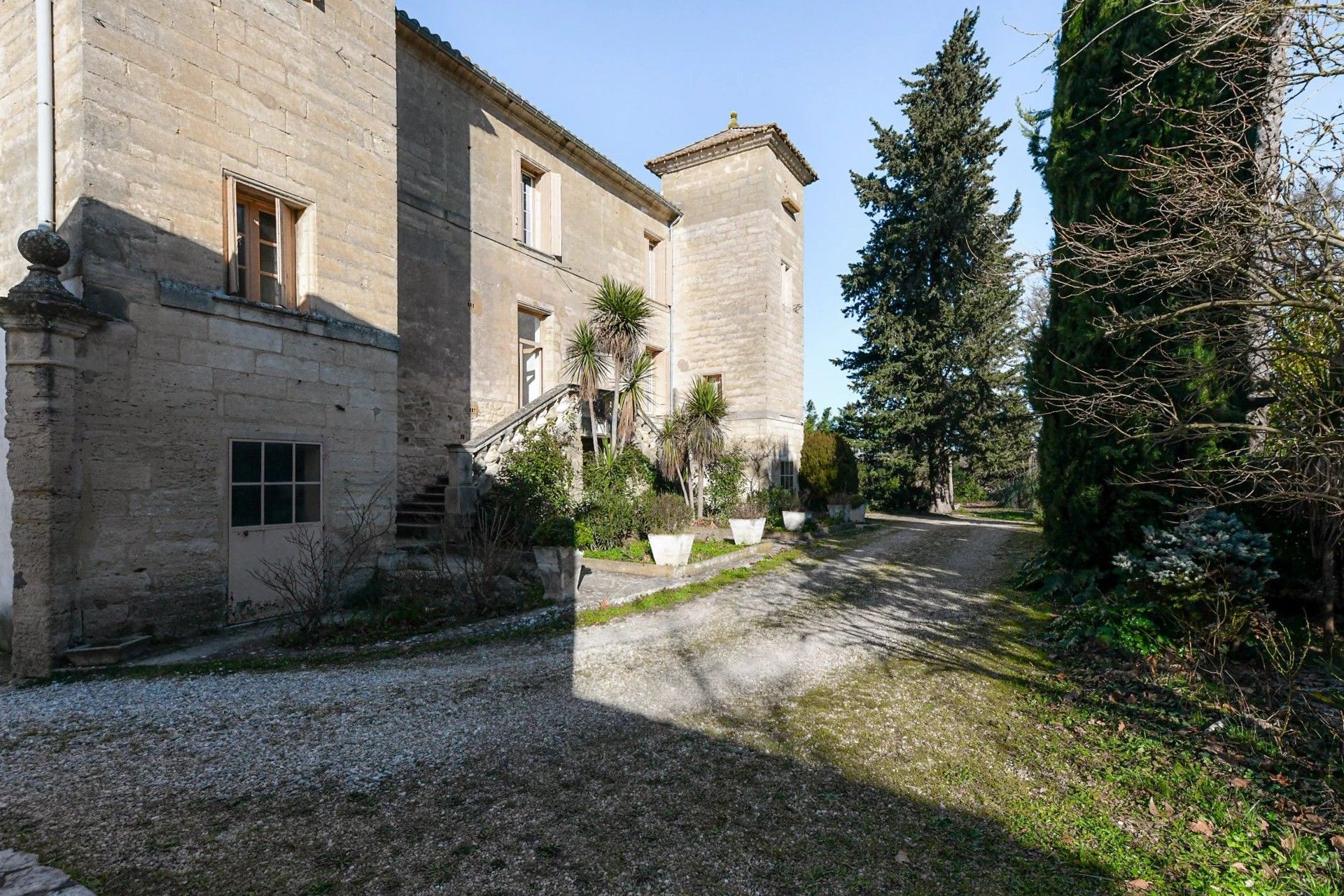 Photos Country house near Uzès - 2,47 acres park, outbuildings