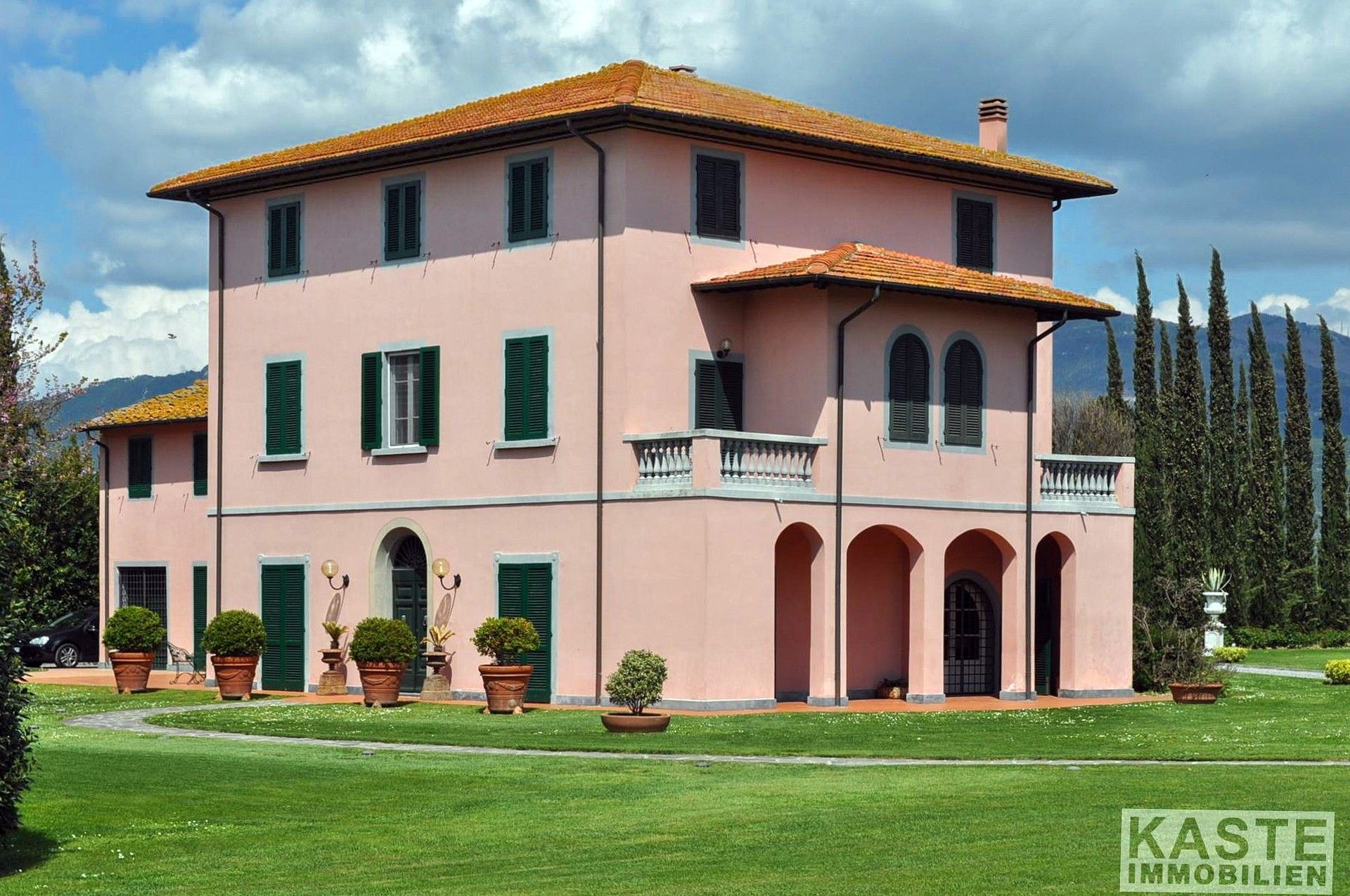 Photos Tuscan country house in Pardossi, province of Pisa