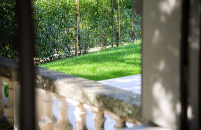 Historic Villa for sale Uzès, Occitania, View