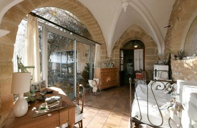 Historic property for sale Uzès, Occitania, Image 12/23
