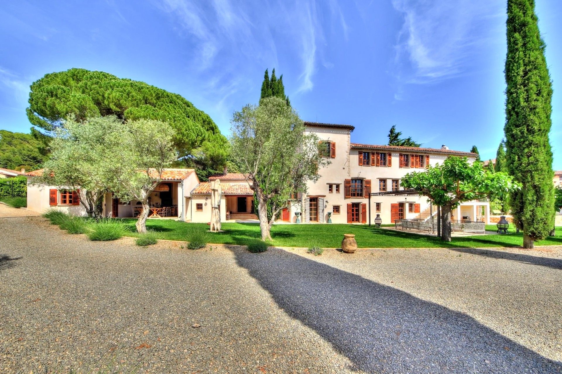 Photos Splendid country estate with Olive oil production in Southern France