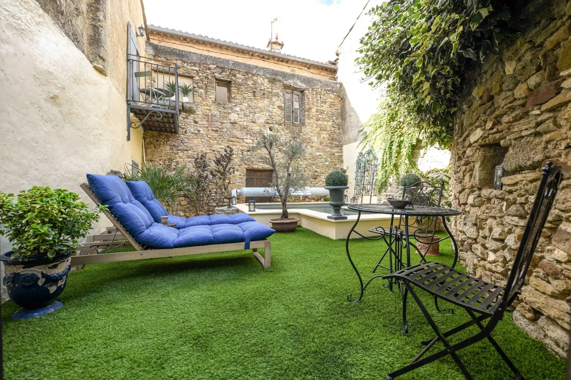Photos Historic home with character, private garden and pool