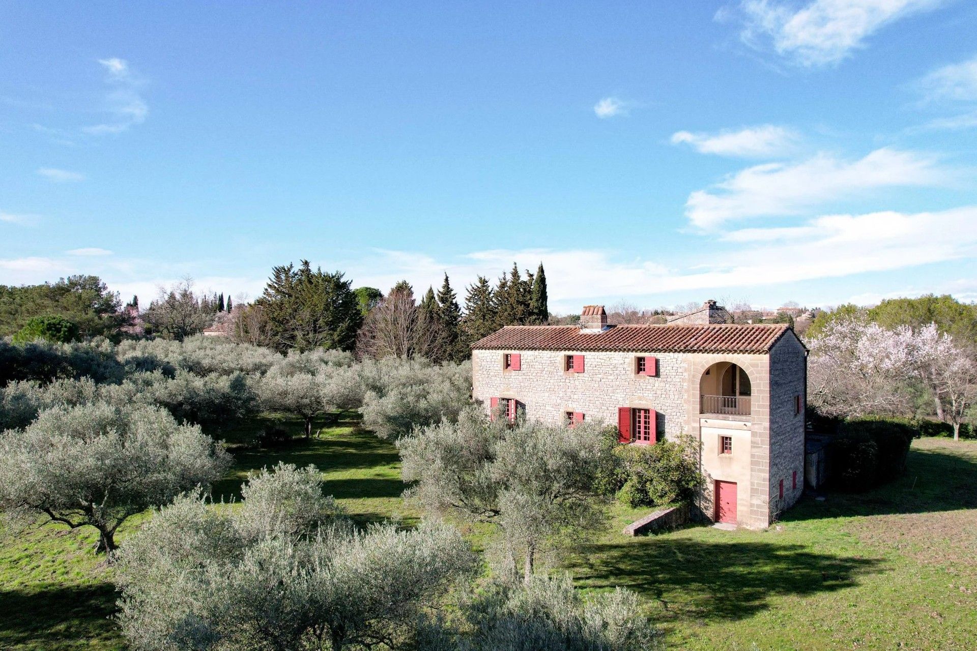Photos Wonderful country home on 6 acres in Uzès