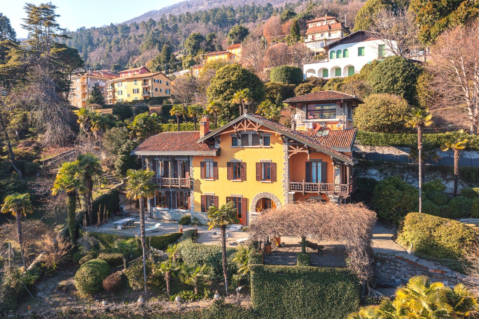 Photos Historic property with lake view on Lake Maggiore