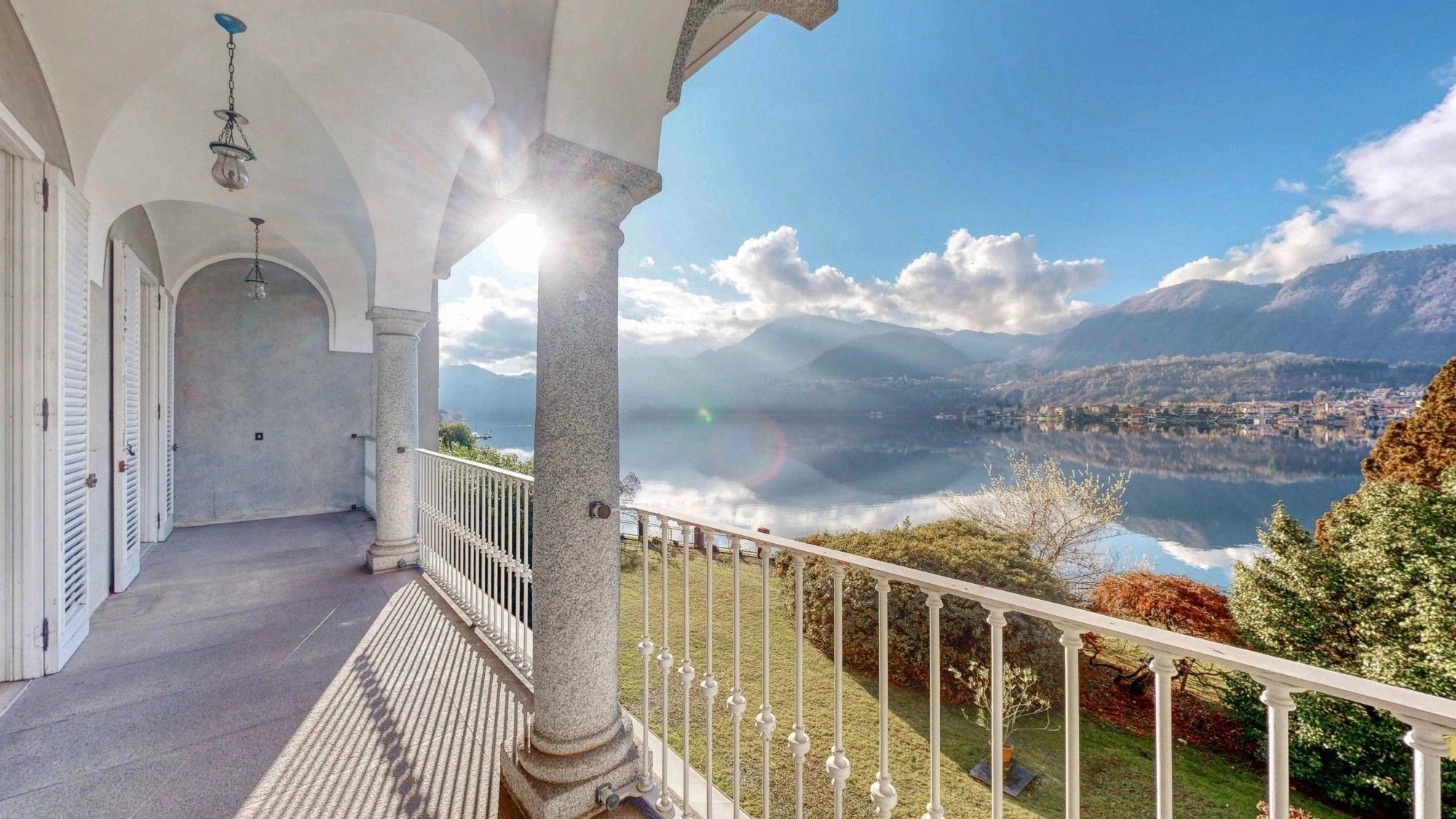 Photos National Romantic Architecture in Northern Italy: Villa at Lake Orta