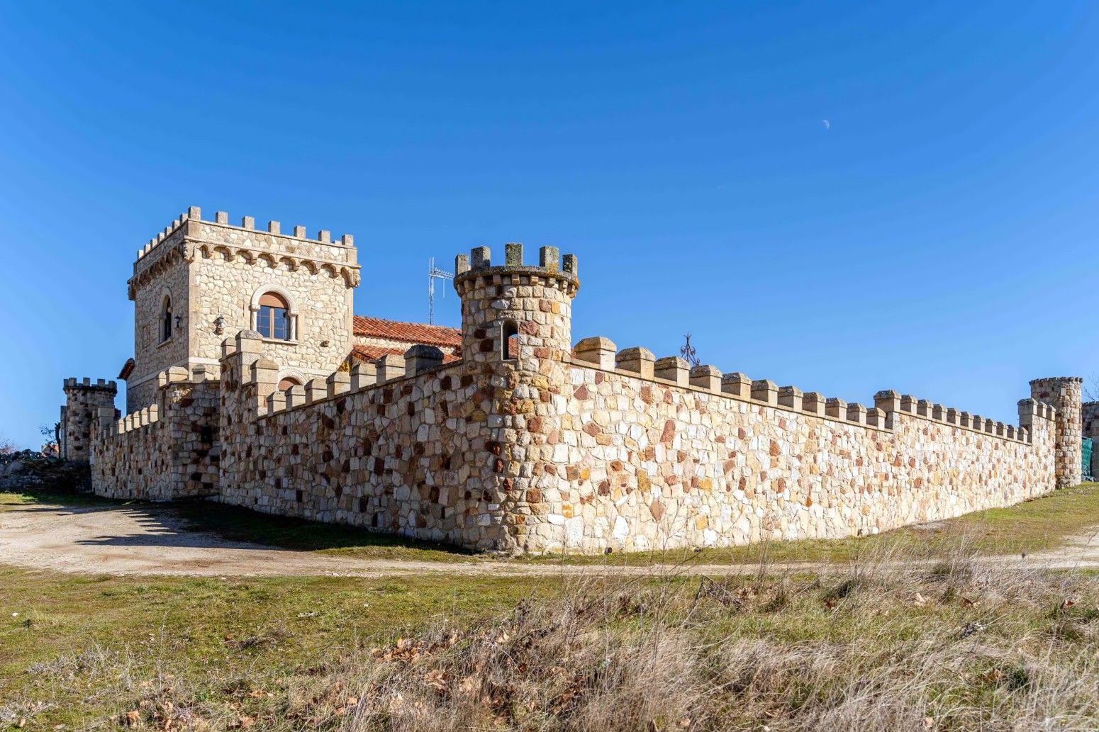 Photos Fortified country property with tourist licence