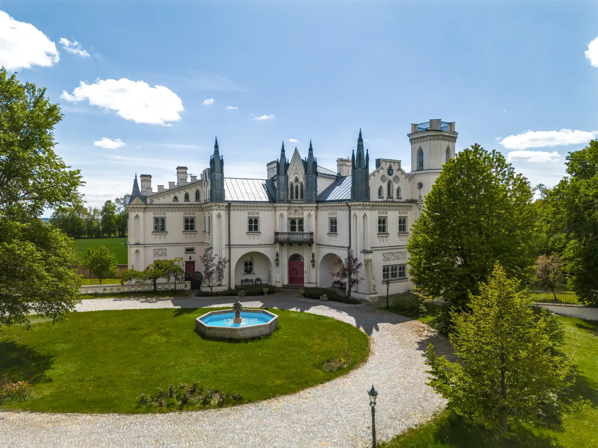 Photos Gothic revival country house in Mazovia