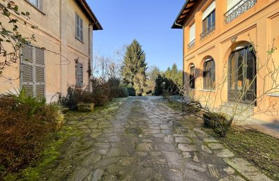Historic Villa for sale Castelletto Sopra Ticino, Piemont, Image 1/24