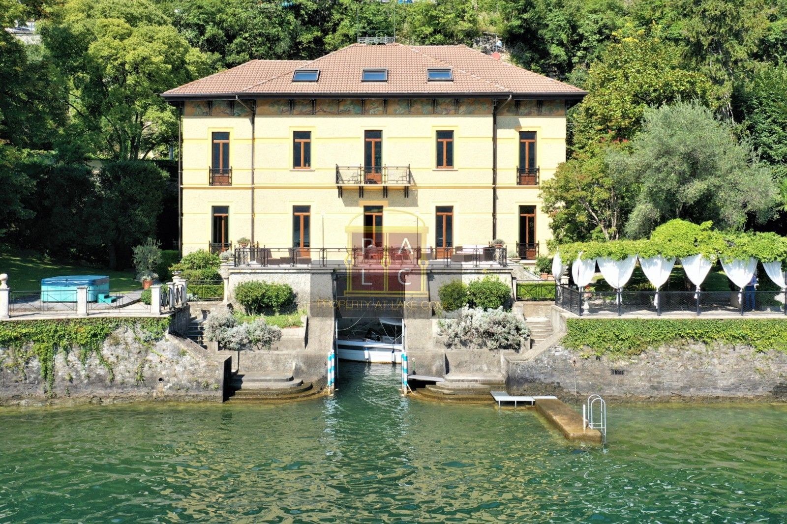Photos Villa on the lakeshore in the neighbourhood of Grand Hotel Villa d'Este