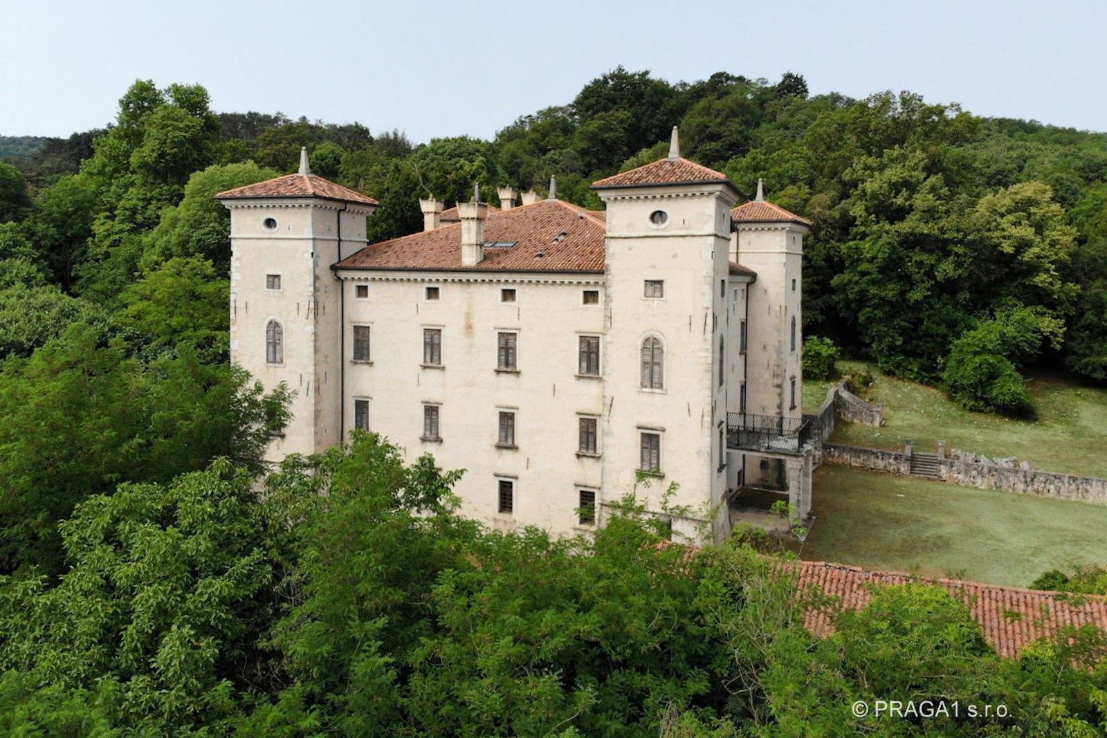 Photos Castle Estate in Northern Italy with Vineyards and Golf Course Development Opportunity