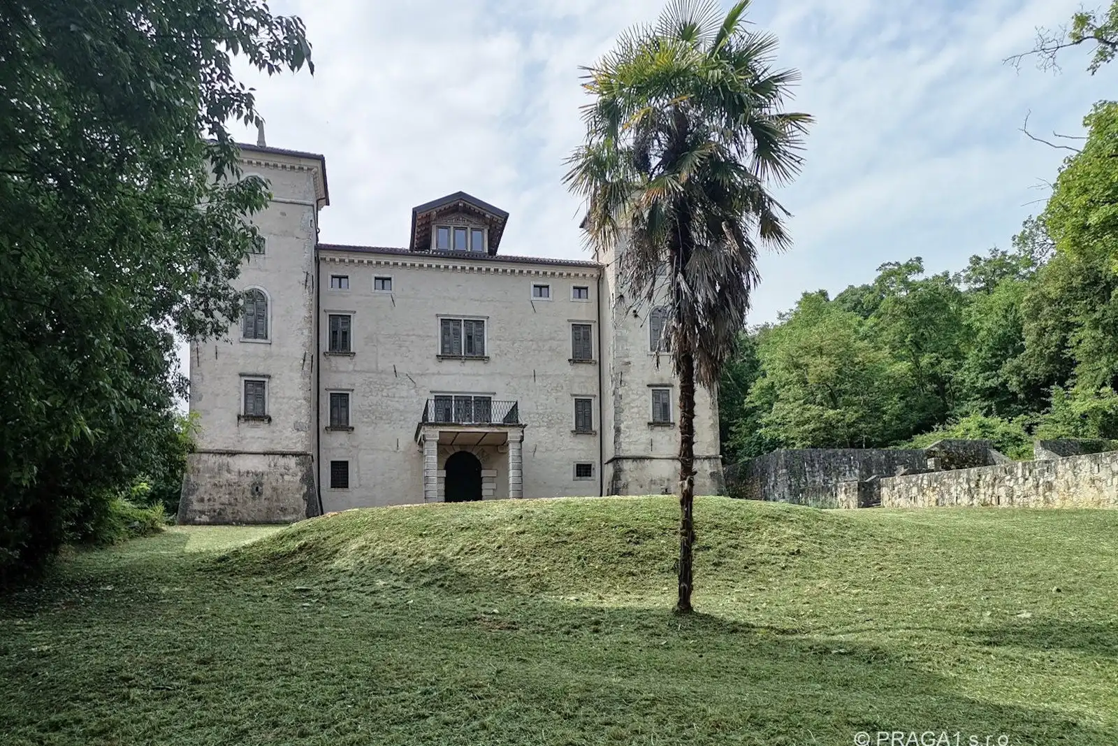 Photos Castle Estate in Northern Italy with Vineyards and Golf Course Development Opportunity