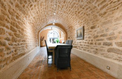 Historic property for sale Vers-Pont-du-Gard, Occitania, Image 5/21