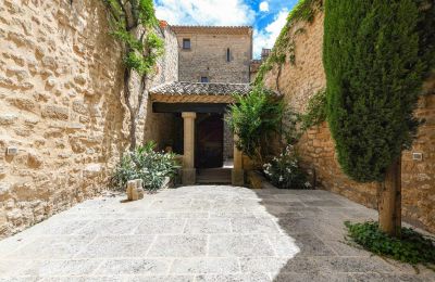 Historic property for sale Vers-Pont-du-Gard, Occitania, Image 21/21