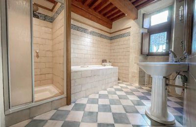 Historic property for sale Vers-Pont-du-Gard, Occitania, Image 10/31