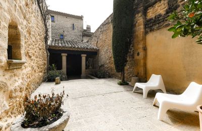 Historic property for sale Vers-Pont-du-Gard, Occitania, Image 12/31