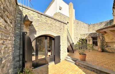 Historic property for sale Vers-Pont-du-Gard, Occitania, Image 15/31