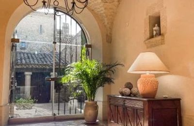 Historic property for sale Vers-Pont-du-Gard, Occitania, Image 18/31