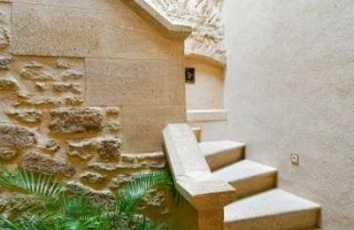Historic property for sale Vers-Pont-du-Gard, Occitania, Image 26/31