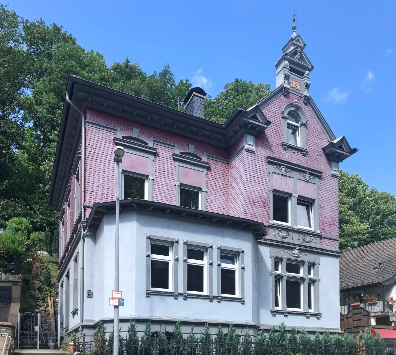 Billeder Historisk villa i Altena, Tyskland – Unik ejendom med udsigt over Altena Slot