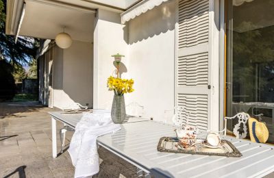 Historic Villa for sale Longone al Segrino, Lombardy, Image 30/37