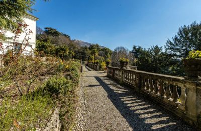 Historic Villa for sale Longone al Segrino, Lombardy, Image 26/37