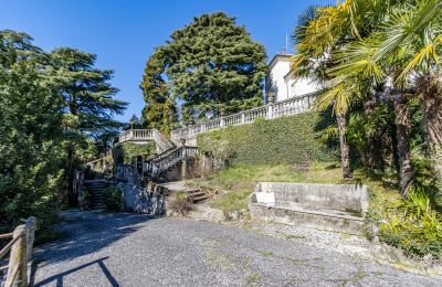 Historic Villa for sale Longone al Segrino, Lombardy, Image 27/37