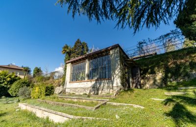 Historic Villa for sale Longone al Segrino, Lombardy, Image 28/37