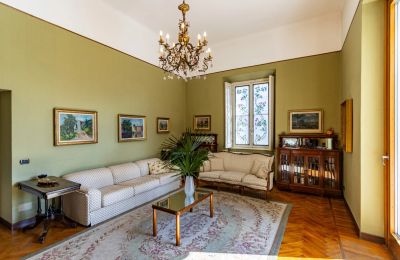 Historic Villa for sale Longone al Segrino, Lombardy, Image 15/37