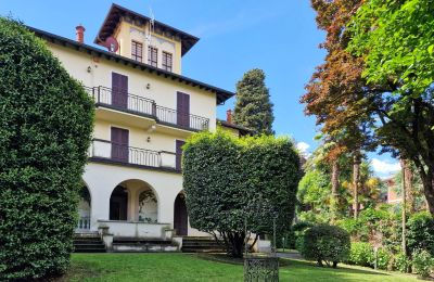 Historic Villa for sale 28838 Stresa, Piemont, Image 2/45