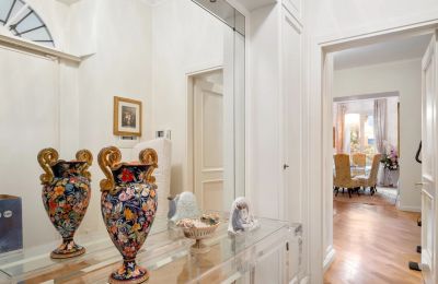Historic Villa for sale 28838 Stresa, Piemont, Image 5/45