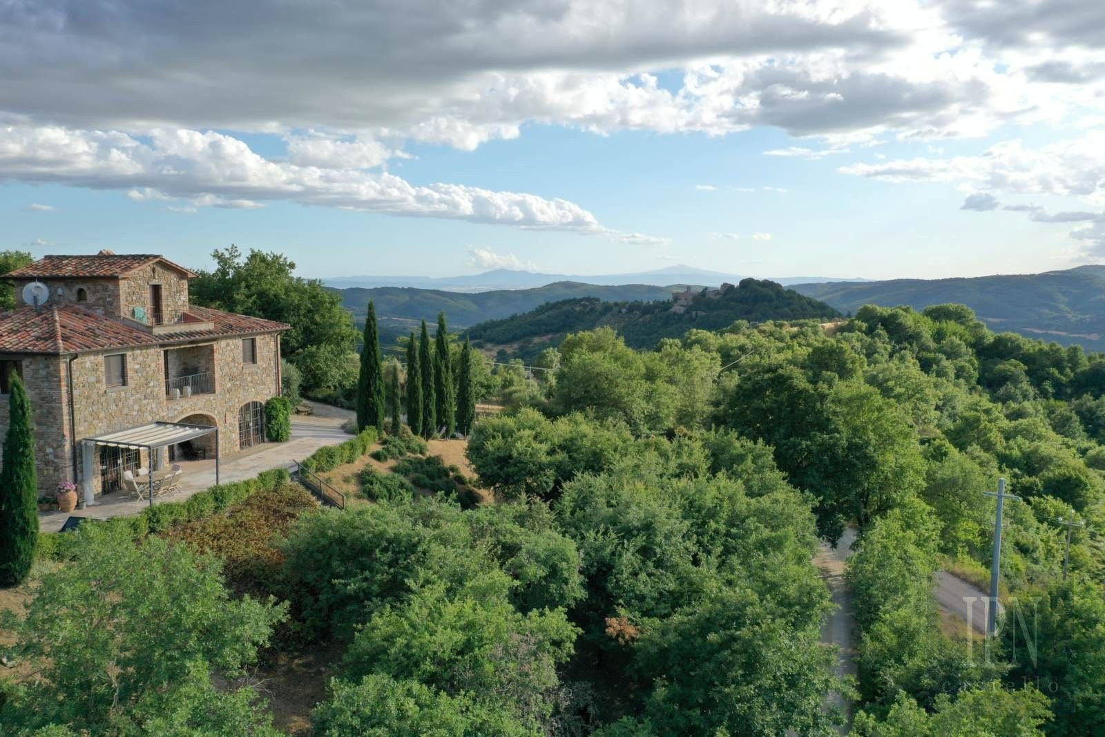 Photos Country home in panoramic location near Preggio