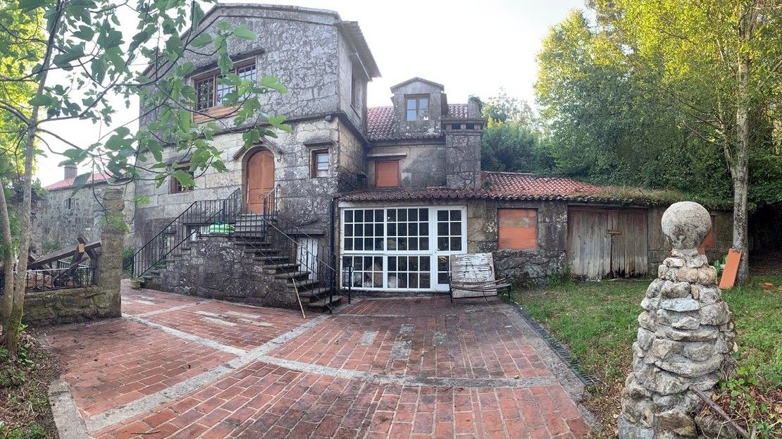 Photos Enchanting property in the countryside with glamping potential