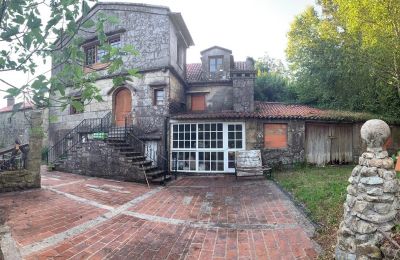 Country home for sale 36740 Tomiño, Galicia, Main building