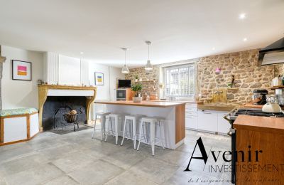 Manor House for sale Vaugneray, Auvergne-Rhône-Alpes, Kitchen